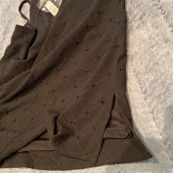 **NWT** Very pretty little black top with delicate sequins - Picture 6 of 13